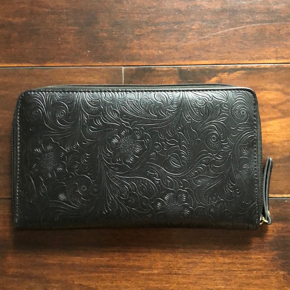 Passport clutch/holder